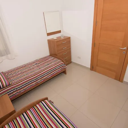 דירה Cosy 2 Bedroom Is-Swieqi