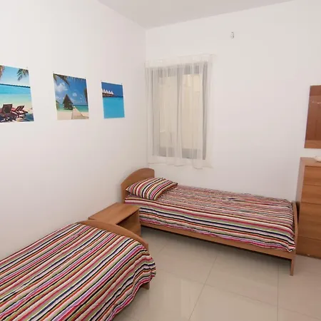 Cosy 2 Bedroom Is-Swieqi