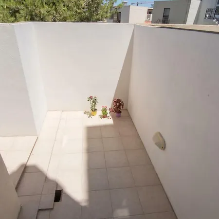 Cosy 2 Bedroom Apartment