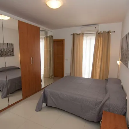 Cosy 2 Bedroom Is-Swieqi